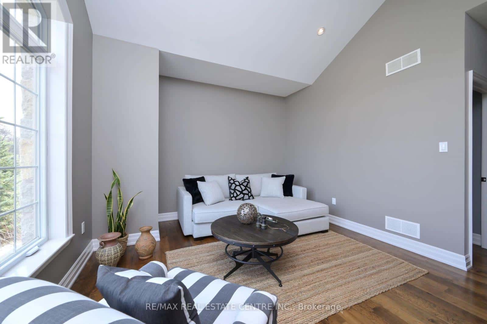 293138 8TH LINE — Amaranth, Ontario - Photo 3 of 34