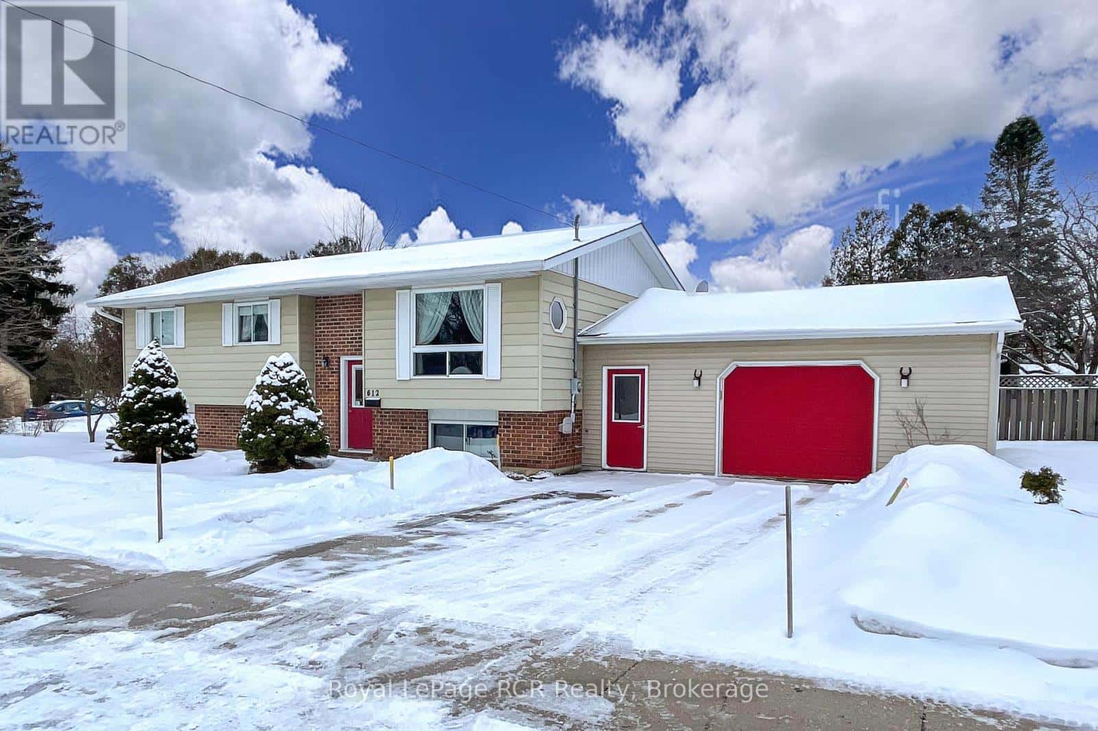 612 GARAFRAXA STREET N — West Grey, Ontario - Photo 2 of 35