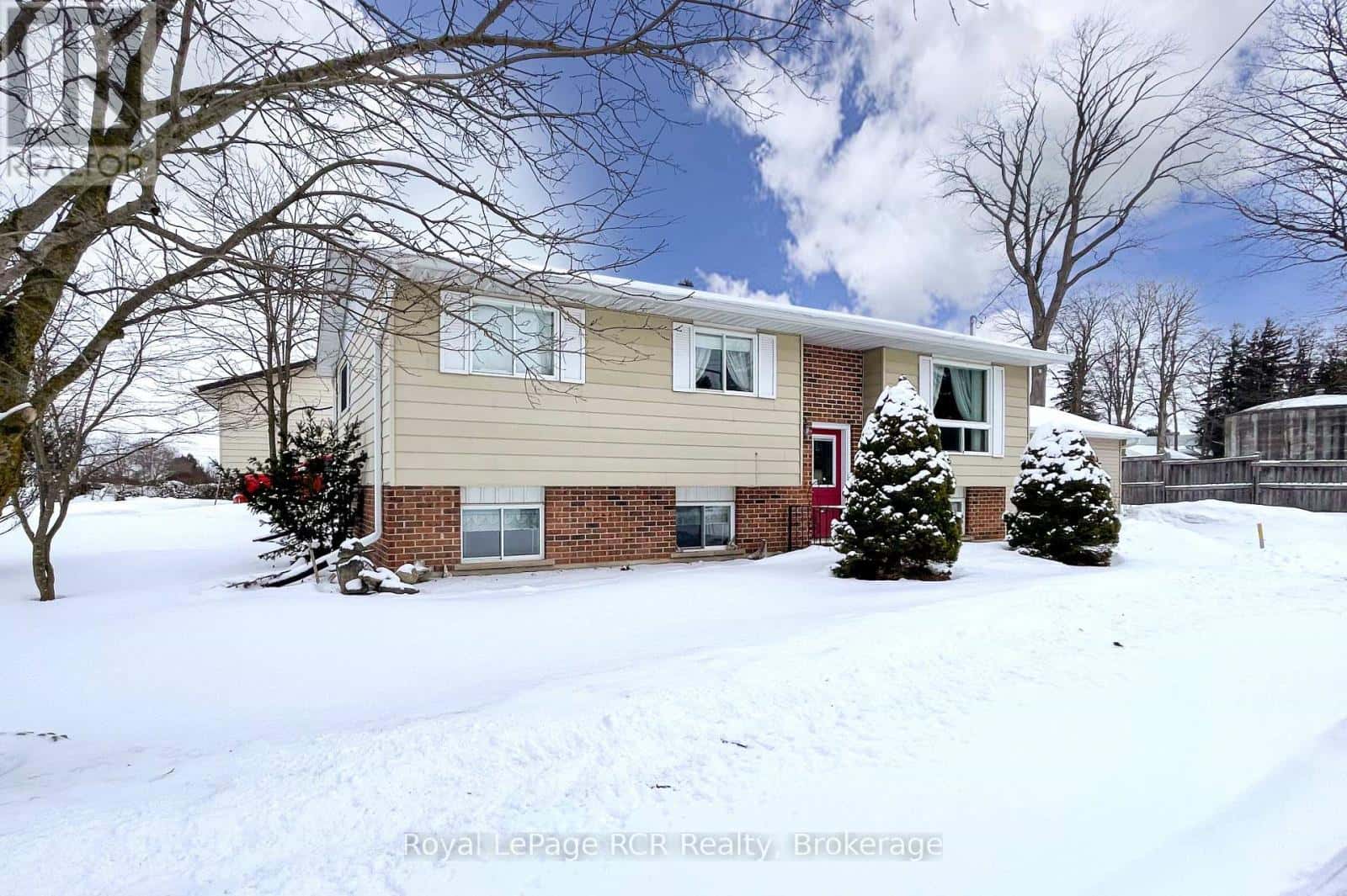 612 GARAFRAXA STREET N — West Grey, Ontario - Photo 4 of 35