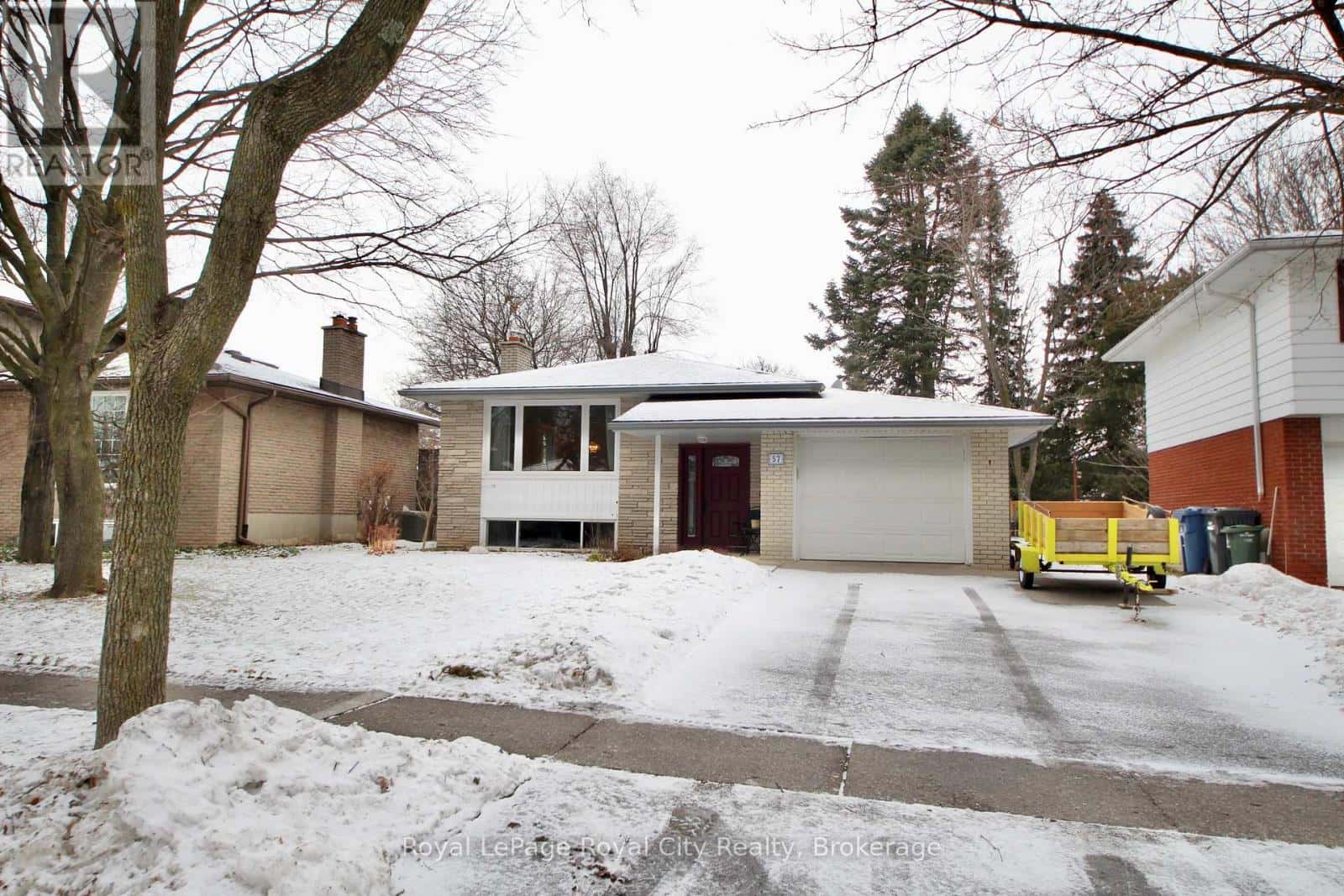 57 LAMBERT CRESCENT — Guelph (Dovercliffe Park/Old University), Ontario - Photo 2 of 40