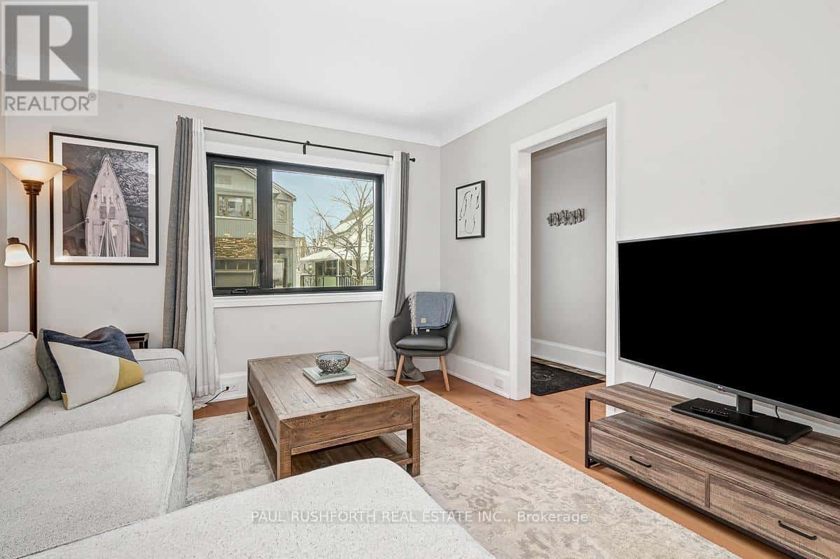 375 WINSTON AVENUE — Ottawa, Ontario - Photo 5 of 28