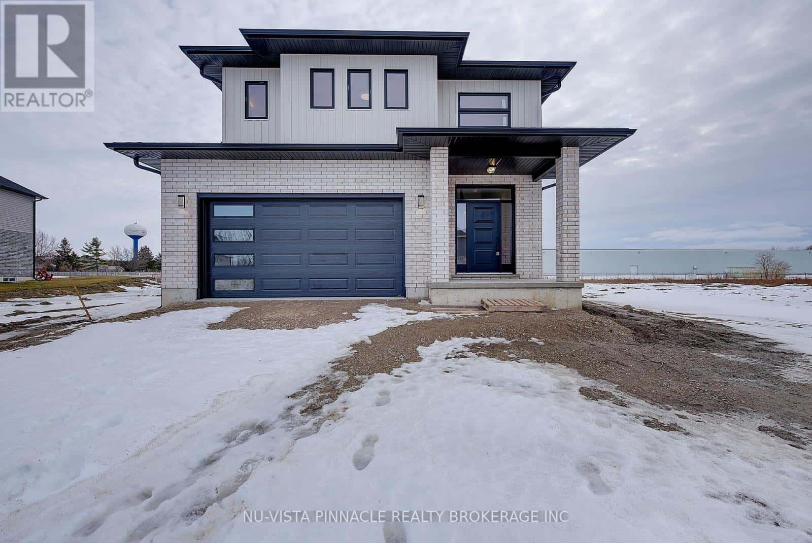 236 GREENE STREET — South Huron (Exeter), Ontario - Photo 3 of 43