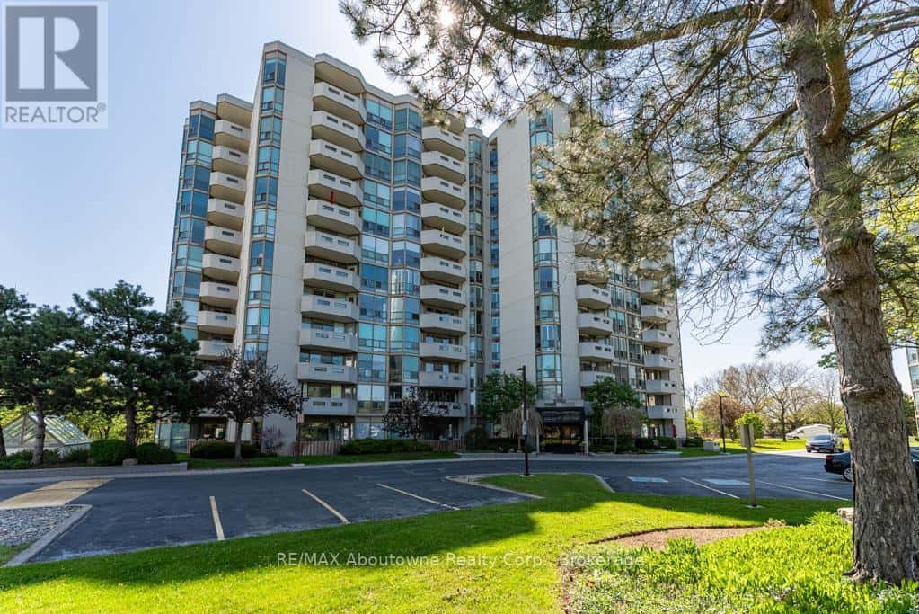 1201 - 5080 PINEDALE AVENUE — Burlington (Appleby), Ontario - Photo 4 of 42