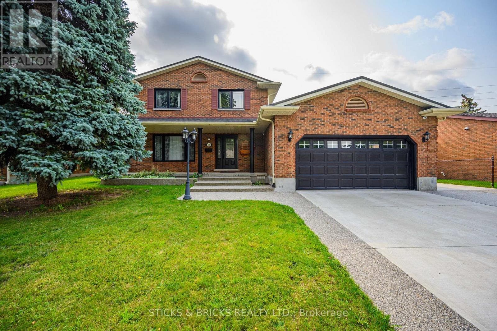 7102 BURBANK CRESCENT — Niagara Falls (Stamford), Ontario - Main photo