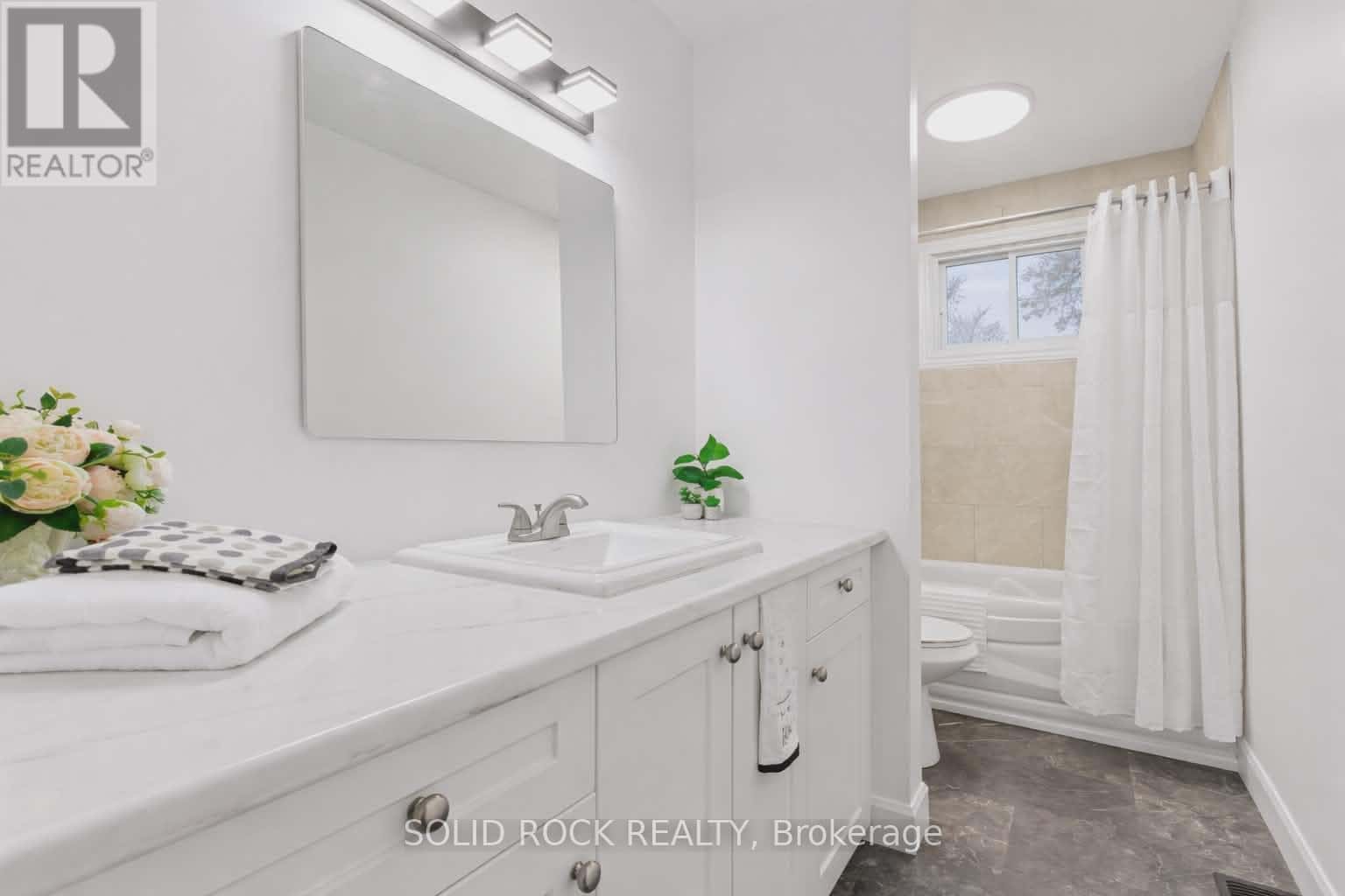 1301 ALWINGTON STREET — Brockville, Ontario - Photo 4 of 45