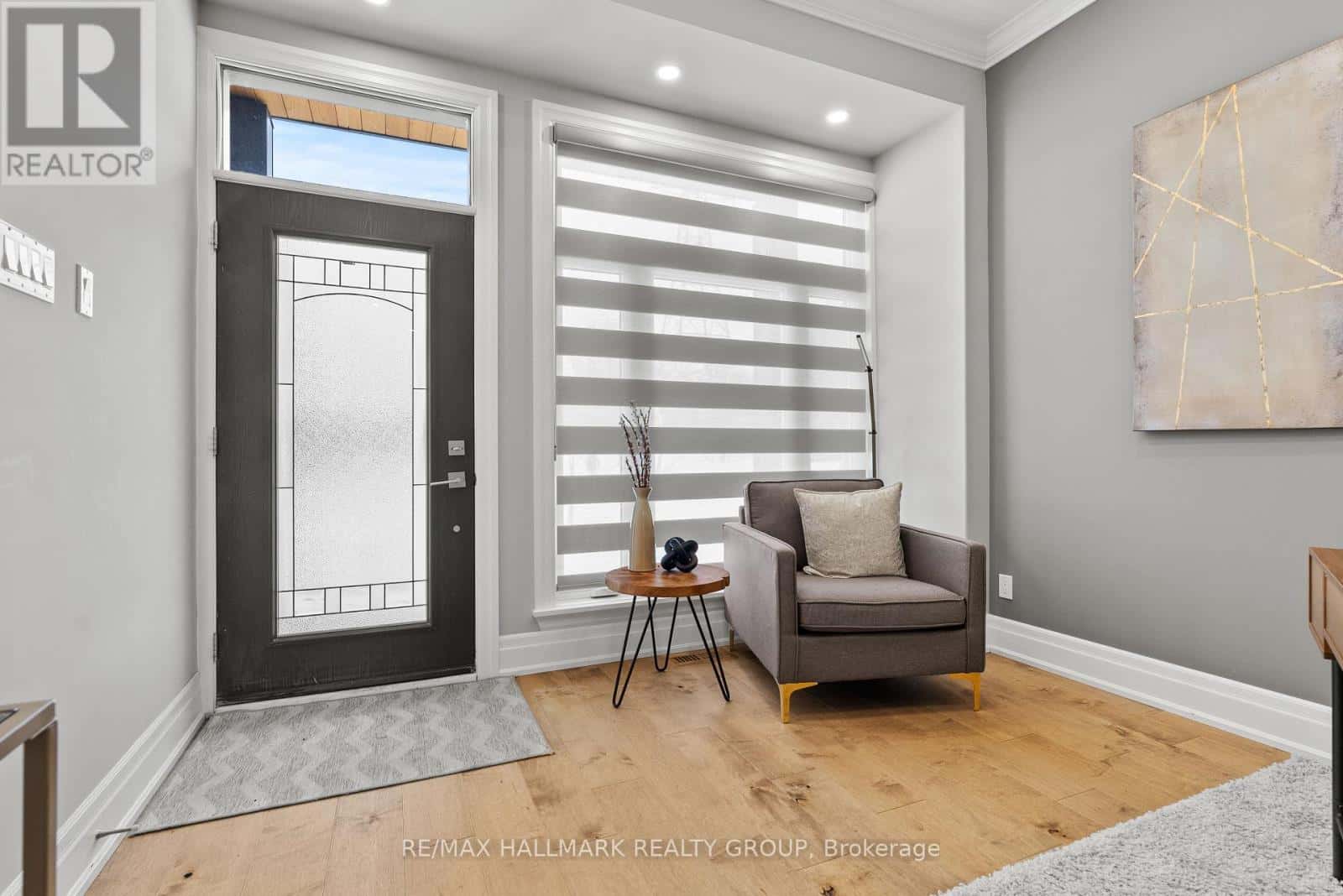 217 BELFORD CRESCENT — Ottawa, Ontario - Photo 3 of 30