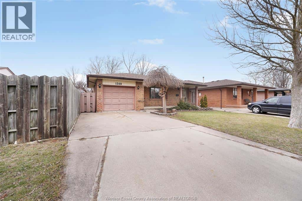 1340 AZALIA CRESCENT — Windsor, Ontario - Photo 3 of 32