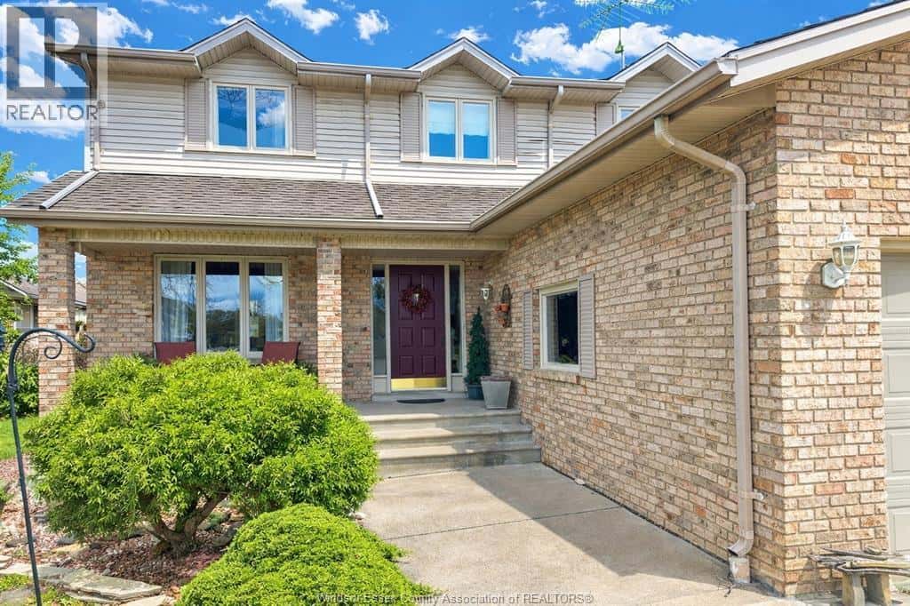 13164 MEADOWLAND — Tecumseh, Ontario - Photo 2 of 38