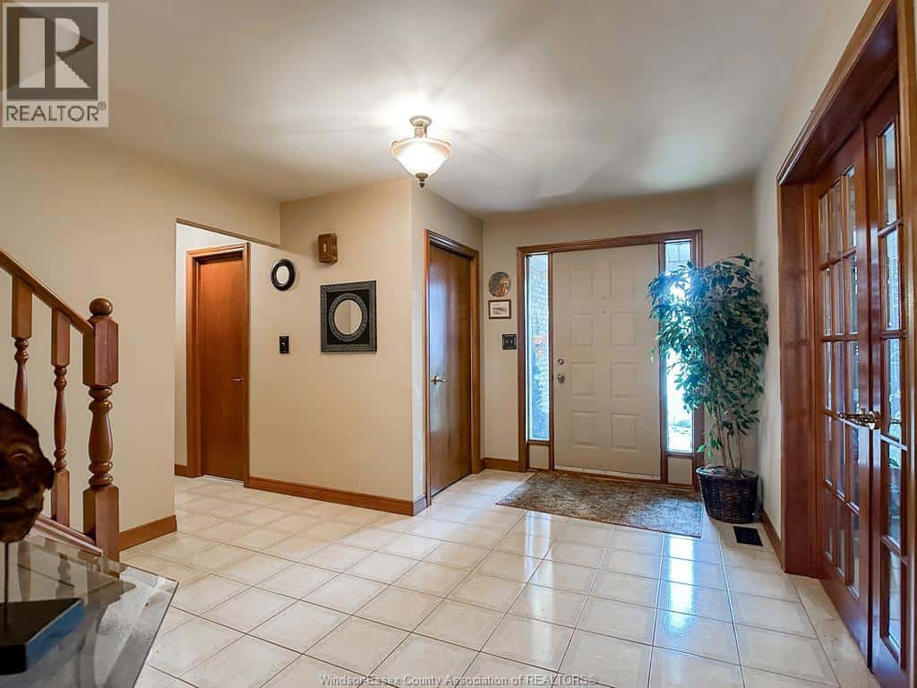 13164 MEADOWLAND — Tecumseh, Ontario - Photo 5 of 38