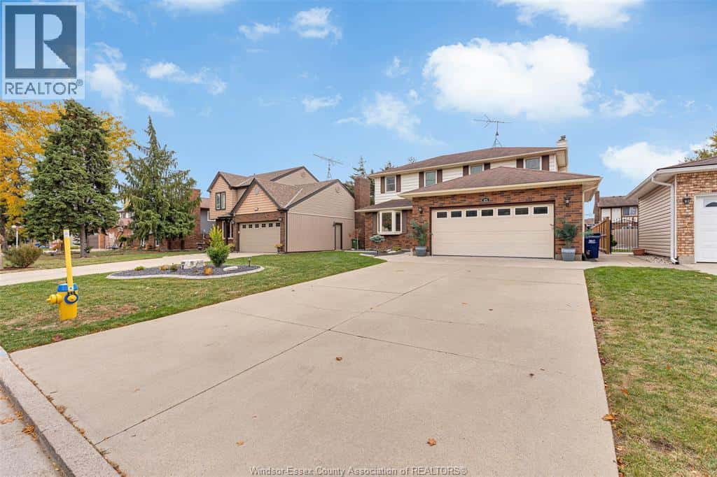 673 Gauthier — Tecumseh, Ontario - Photo 3 of 45