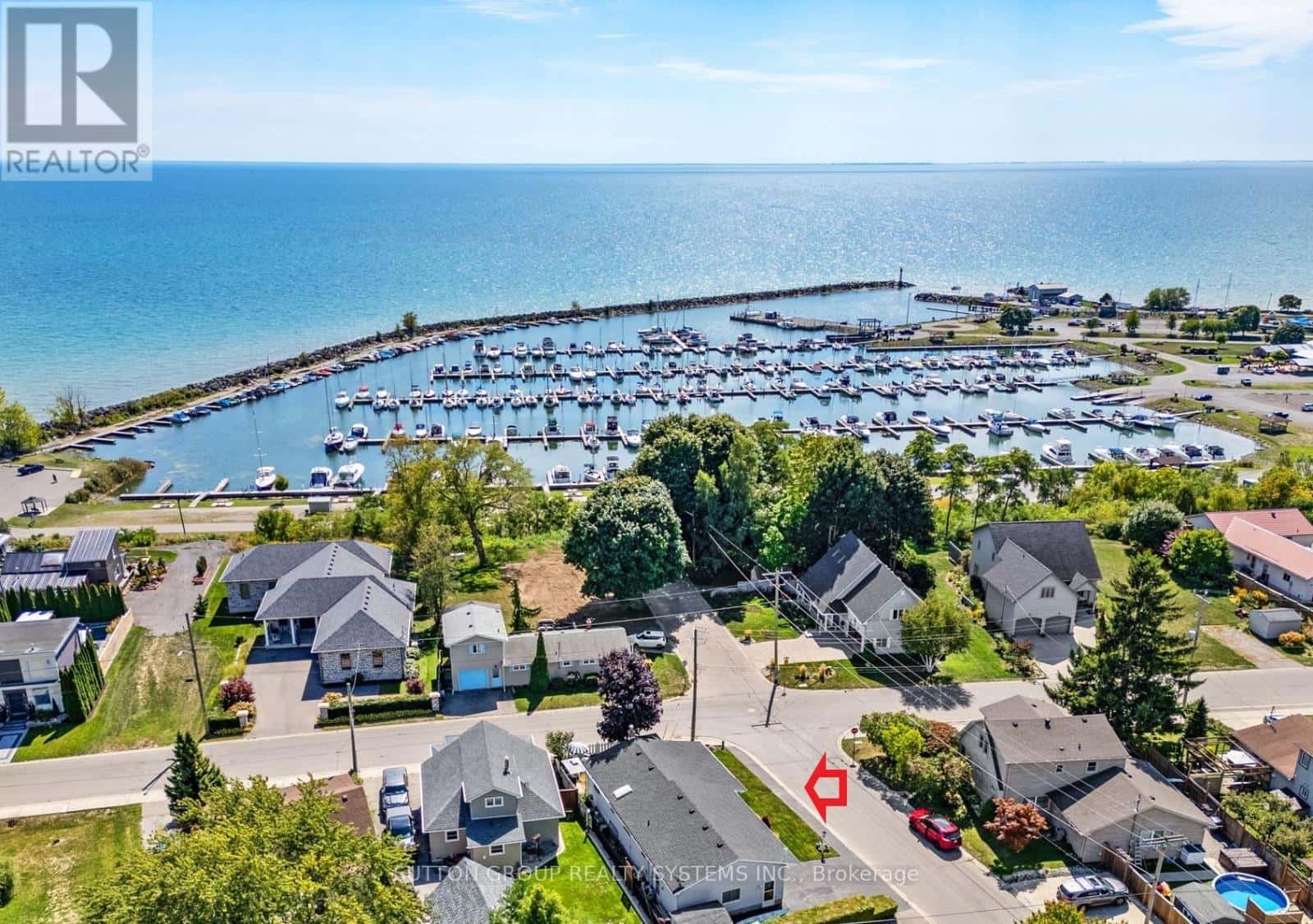 2031 ERIE STREET — Norfolk (Port Dover), Ontario - Photo 2 of 39