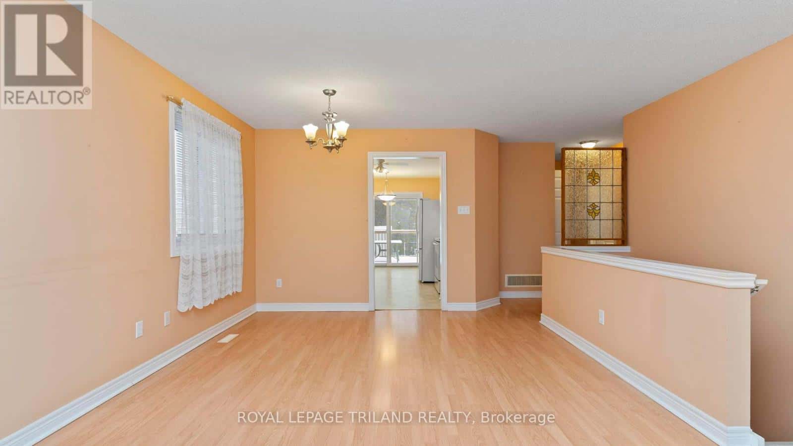 1553 DEVOS DRIVE — London North (North C), Ontario - Photo 5 of 28