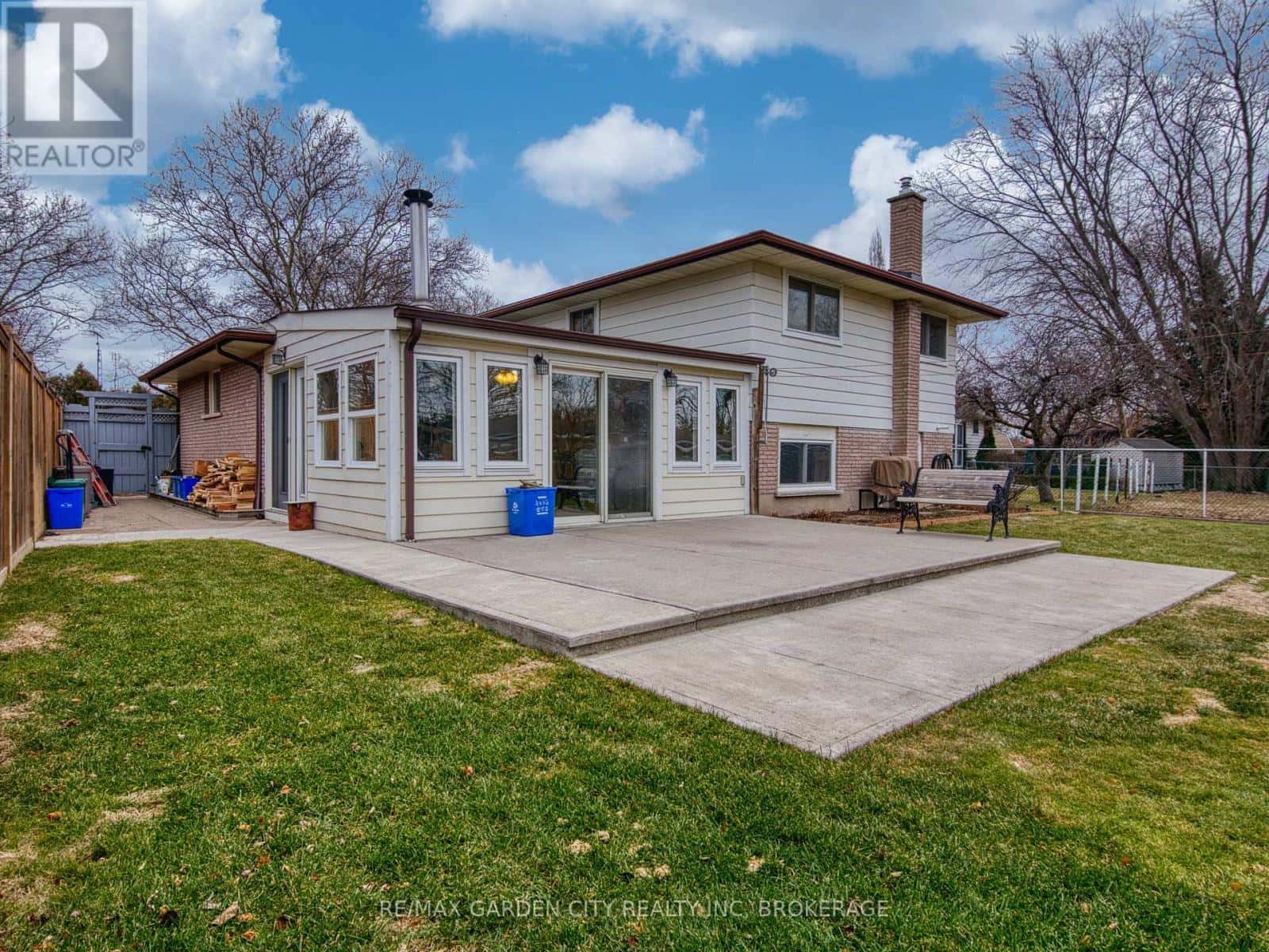 35 CROWN STREET — St. Catharines (Vine/Linwell), Ontario - Photo 4 of 35