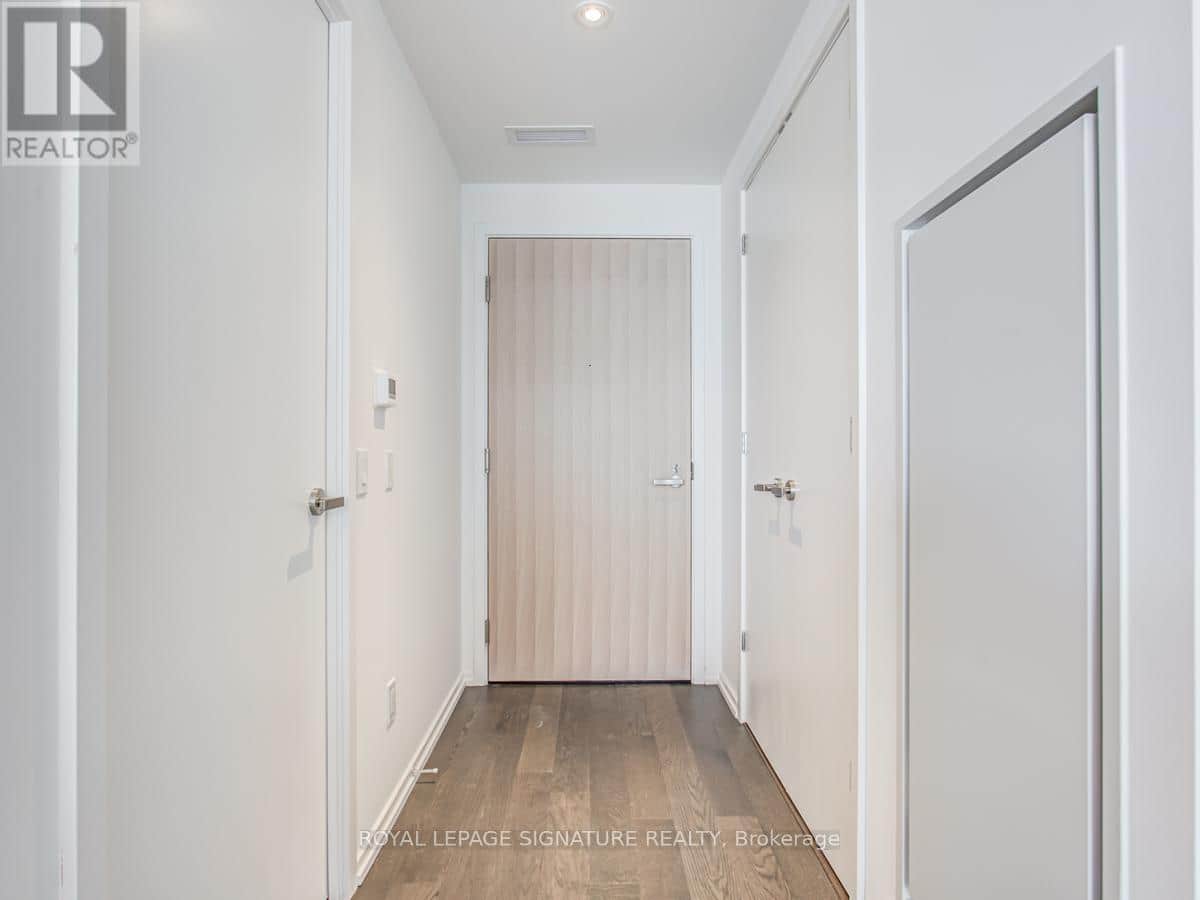 2010 - 5 SOUDAN AVENUE - Photo 3 of 12, Toronto (Mount Pleasant West), Ontario