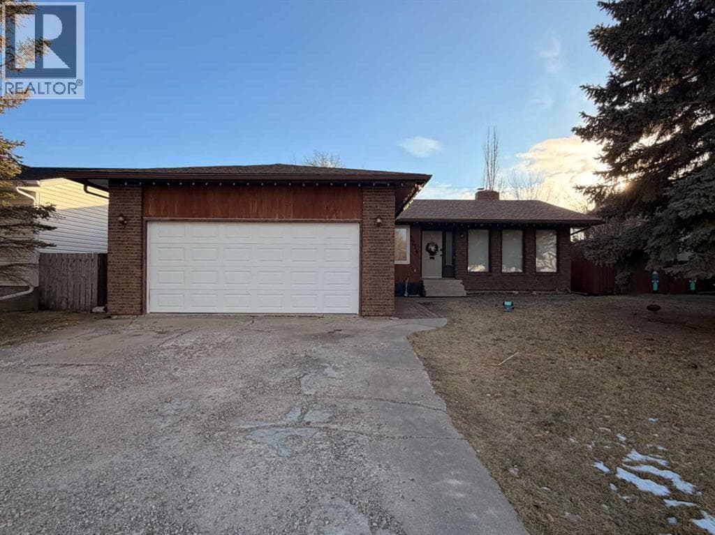 5214 38 Avenue — Taber, Alberta - Main photo