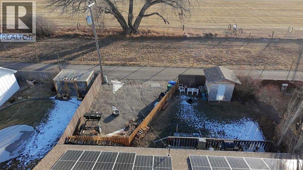 5214 38 Avenue — Taber, Alberta - Photo 3 of 30