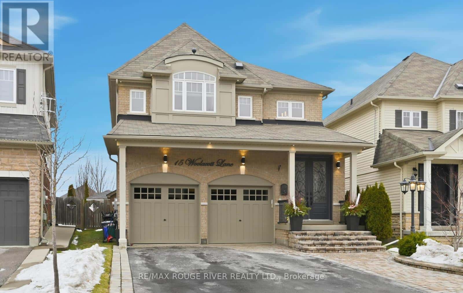 15 WOOLACOTT LANE — Clarington (Bowmanville), Ontario - Photo 2 of 41