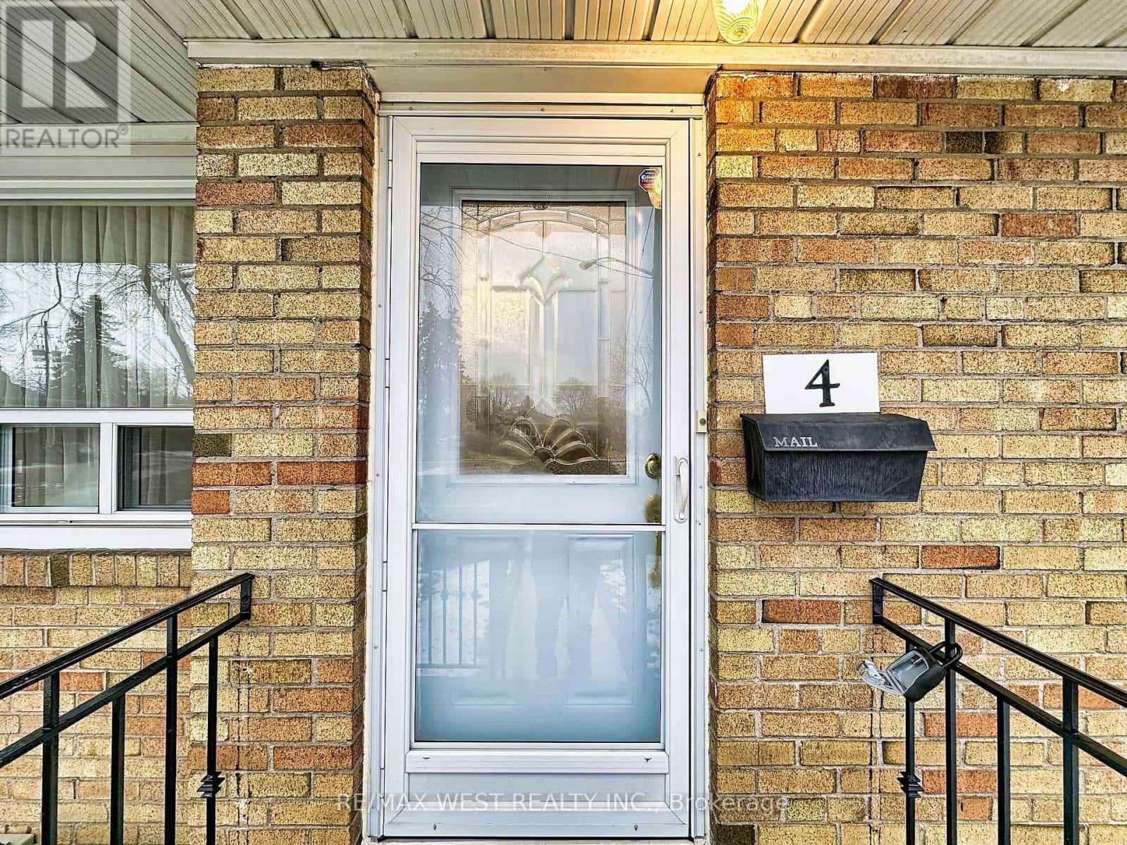 4 KITSON DRIVE — Toronto (Cliffcrest), Ontario - Photo 3 of 46