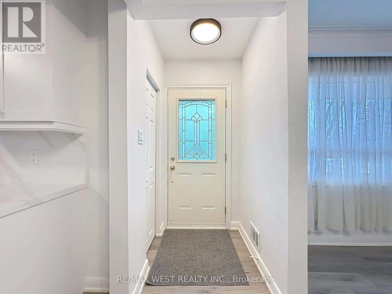 4 KITSON DRIVE — Toronto (Cliffcrest), Ontario - Photo 4 of 46