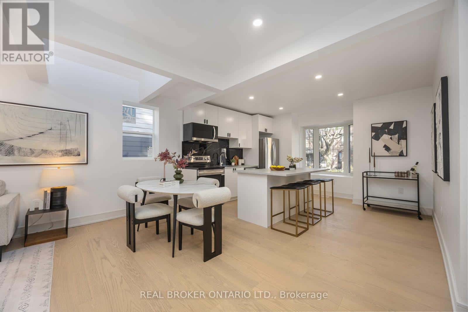 152 PICKERING STREET — Toronto (East End-Danforth), Ontario - Photo 2 of 25