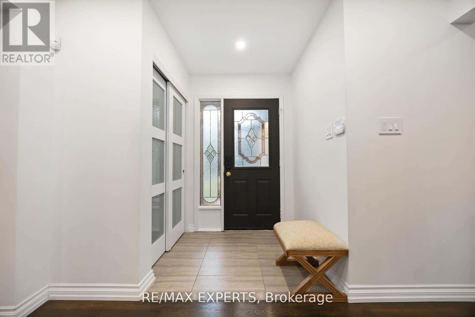 93 STIVER DRIVE — Newmarket (Bristol-London), Ontario - Photo 2 of 29