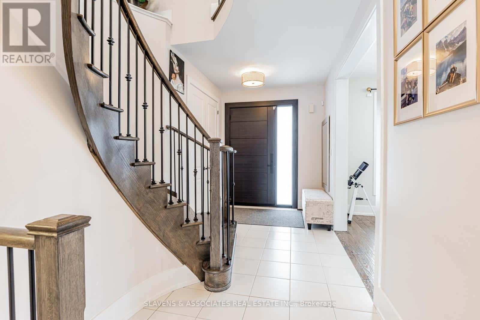 26 MARKS ROAD — Springwater (Centre Vespra), Ontario - Photo 4 of 48