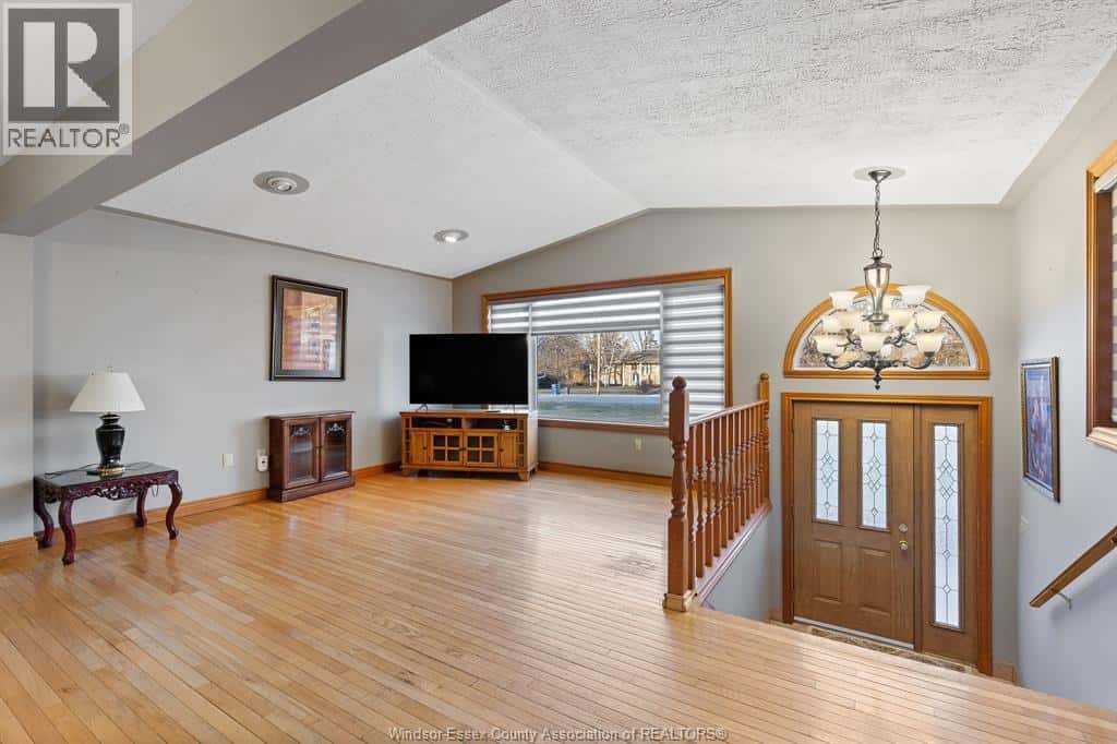 1116 REAUME — LaSalle, Ontario - Photo 5 of 30