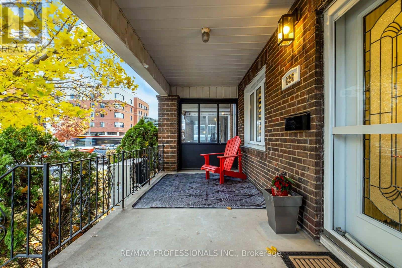 636 RUNNYMEDE ROAD — Toronto (Runnymede-Bloor West Village), Ontario - Photo 2 of 47