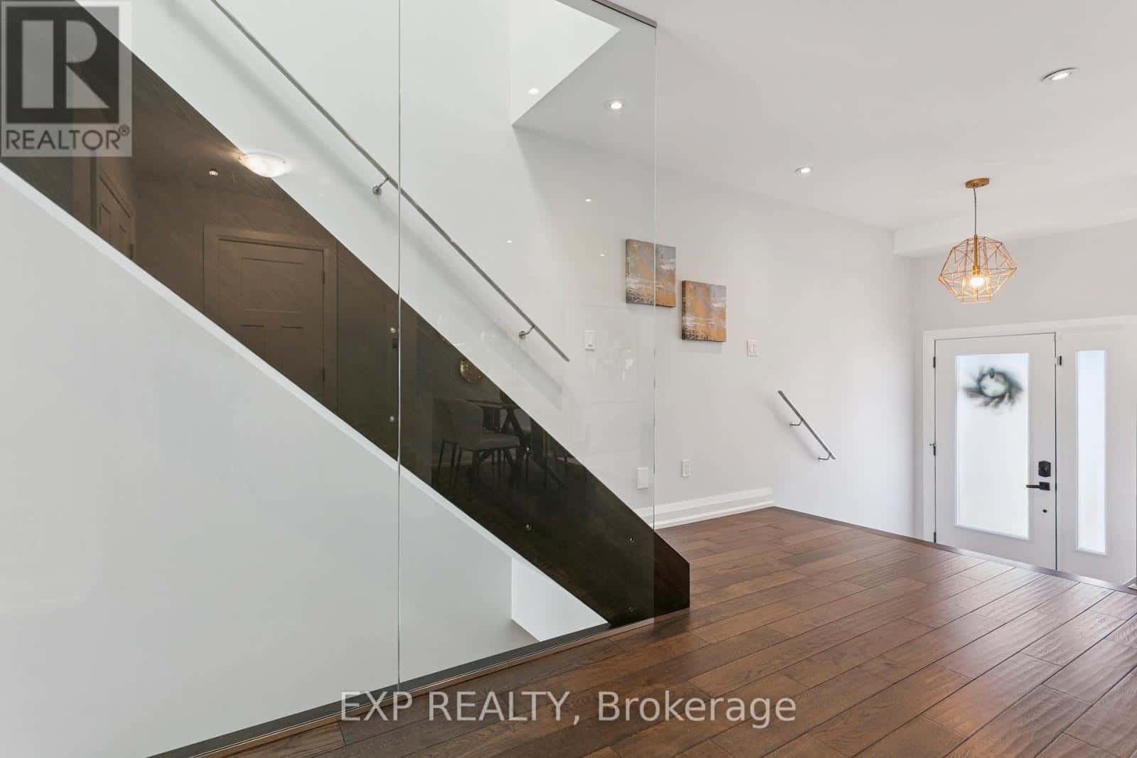 105 TWENTY SECOND STREET — Toronto (Long Branch), Ontario - Photo 4 of 47