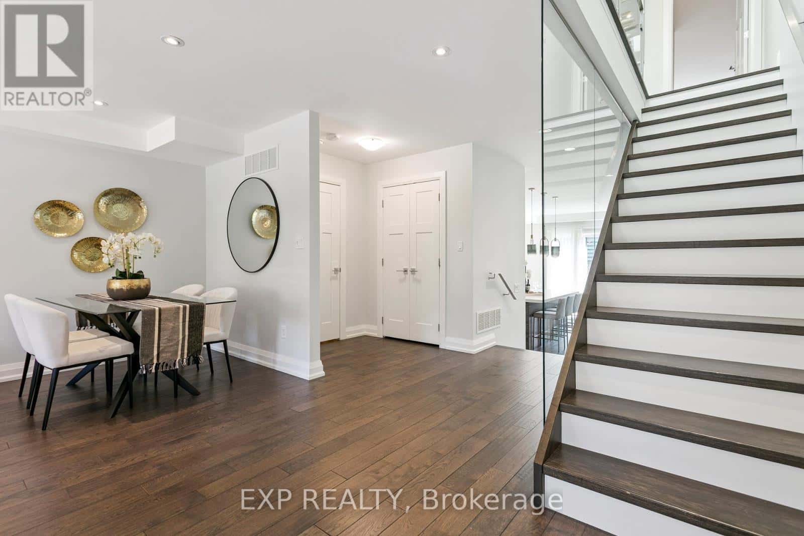 105 TWENTY SECOND STREET — Toronto (Long Branch), Ontario - Photo 5 of 47