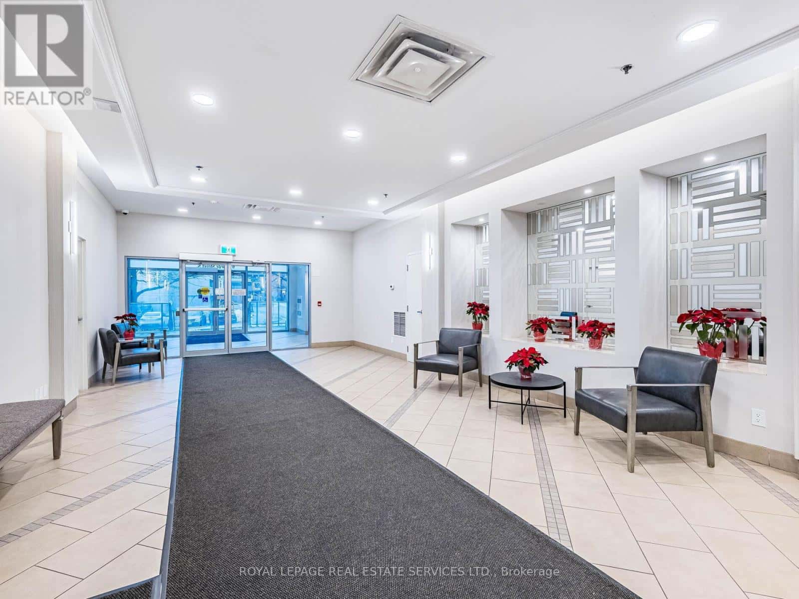 1602 - 9 GEORGE STREET N — Brampton (Downtown Brampton), Ontario - Photo 3 of 41