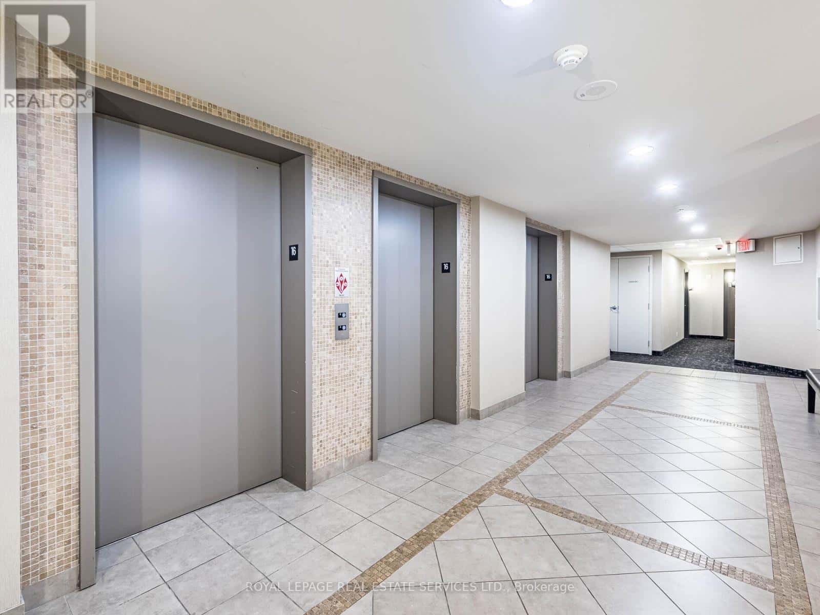 1602 - 9 GEORGE STREET N — Brampton (Downtown Brampton), Ontario - Photo 5 of 41