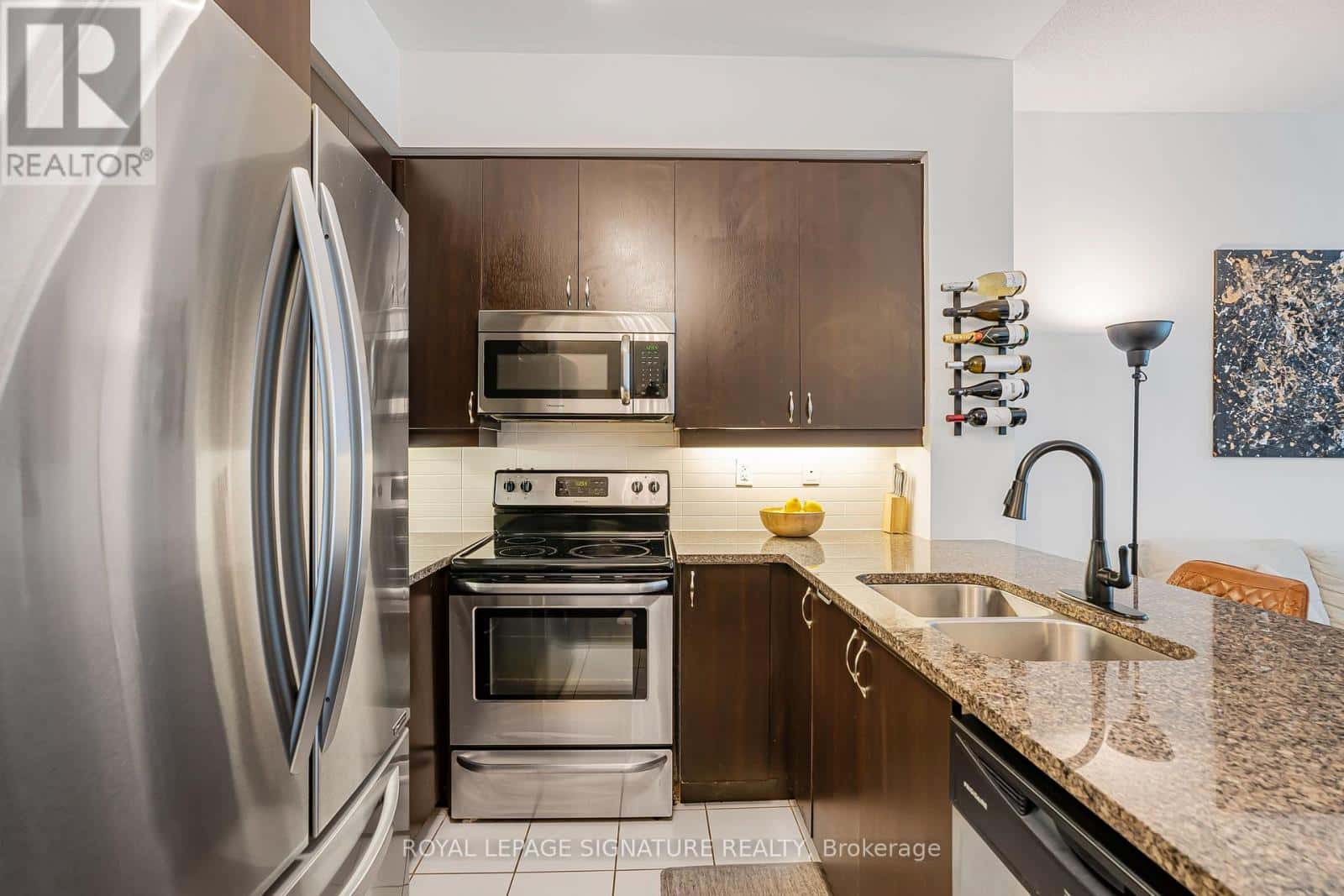 527 - 1185 THE QUEENSWAY — Toronto (Islington-City Centre West), Ontario - Photo 5 of 29