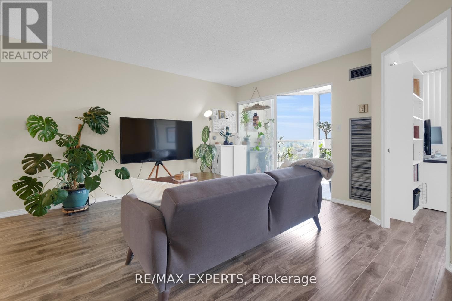 502 - 145 HILLCREST AVENUE — Mississauga (Cooksville), Ontario - Main photo