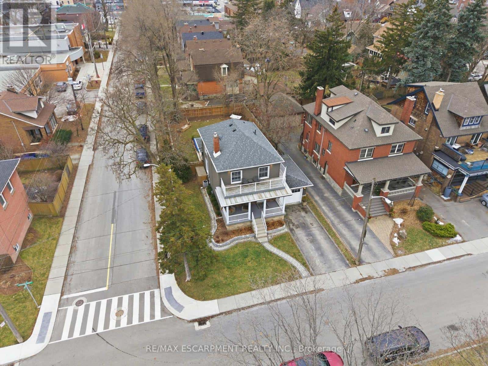 232 MOUNTAIN PARK AVENUE — Hamilton (Eastmount), Ontario - Photo 5 of 46