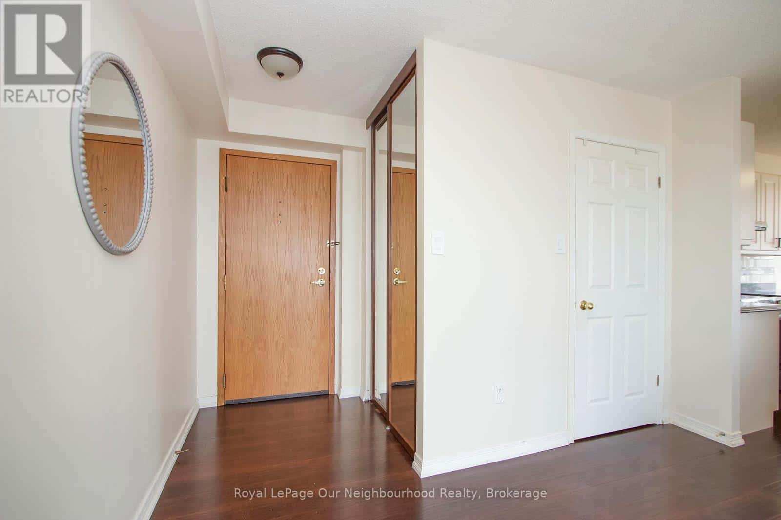 702 - 80 ATHOL STREET E — Oshawa (Central), Ontario - Photo 4 of 26