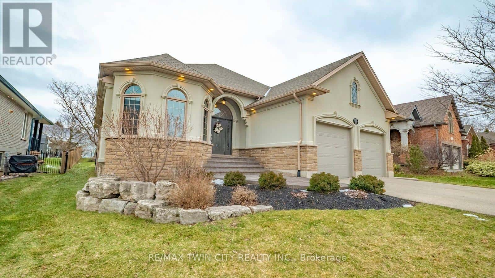 35 LONG LANE — Brant (Paris), Ontario - Photo 3 of 49