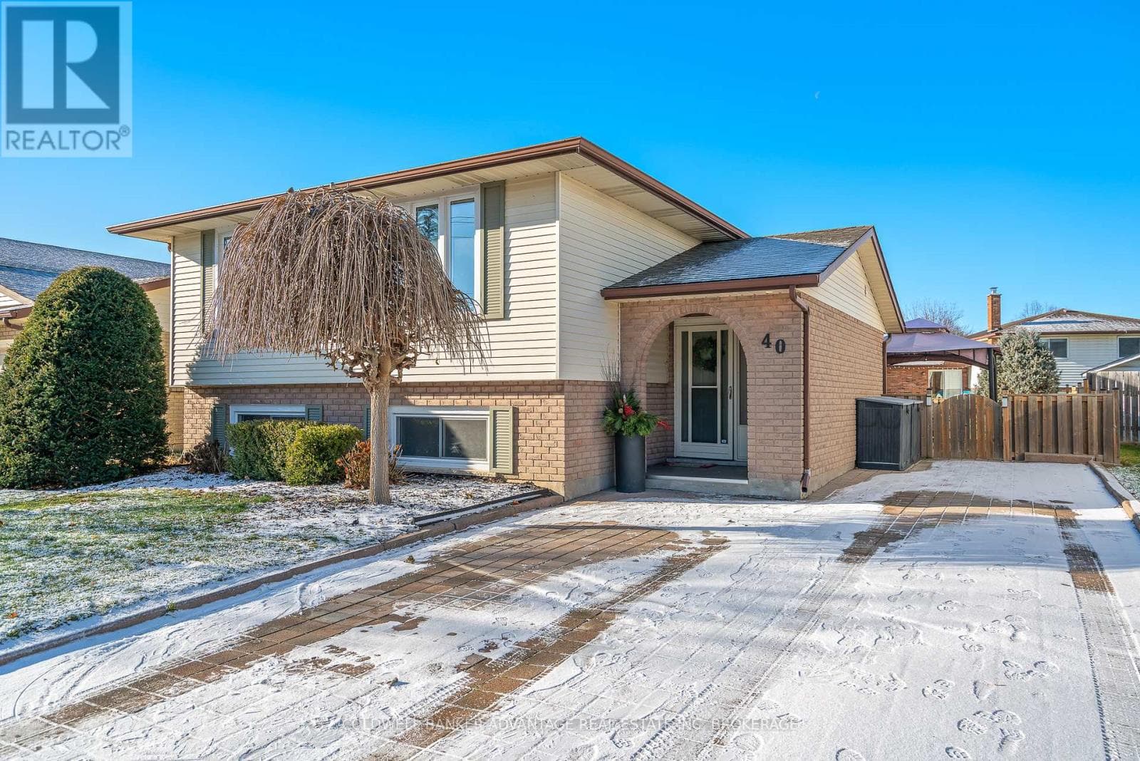 40 CRESTCOMBE ROAD — St. Catharines (Ridley), Ontario - Main photo