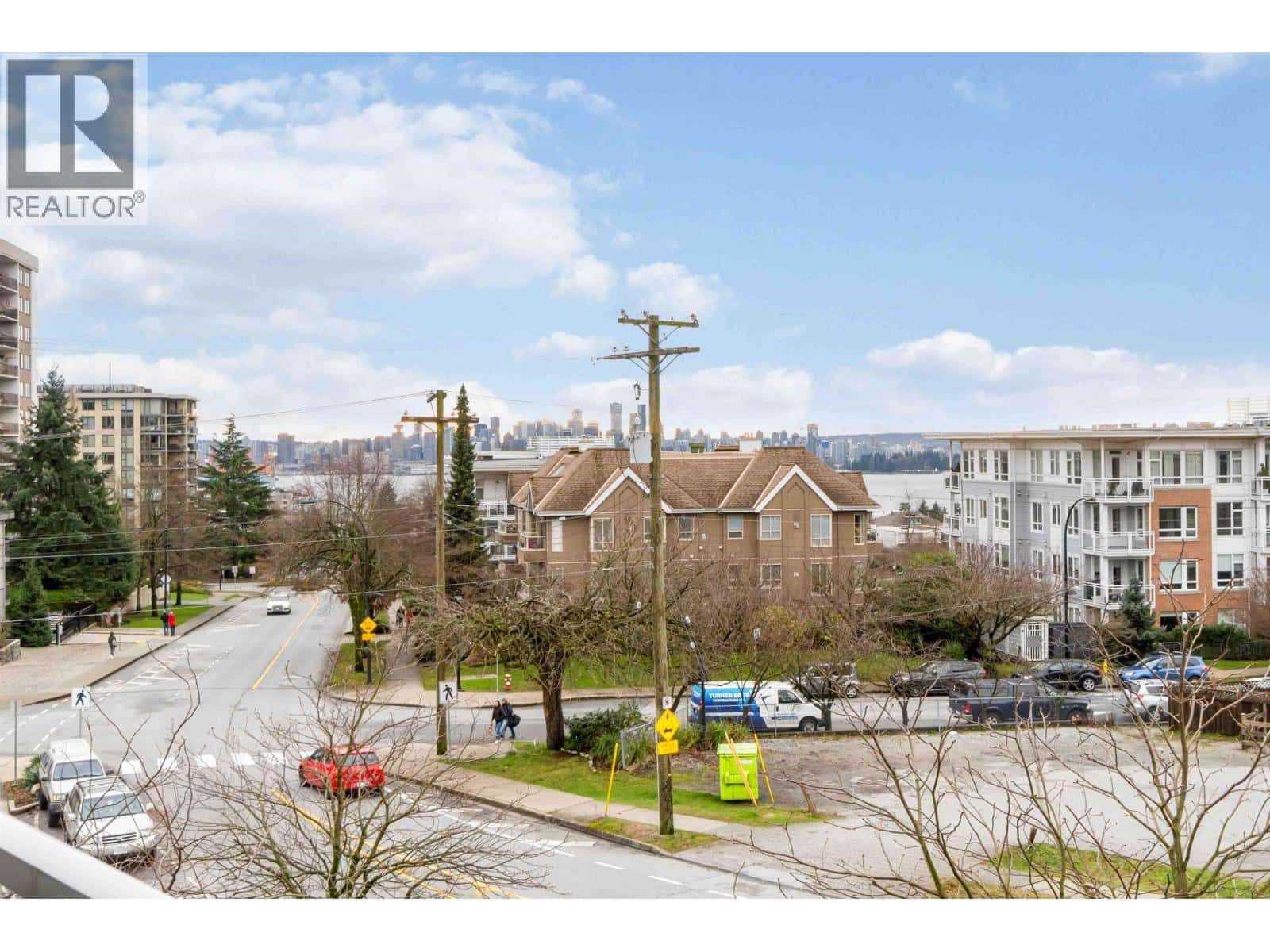 213 1288 CHESTERFIELD AVENUE — North Vancouver, British Columbia - Photo 2 of 37