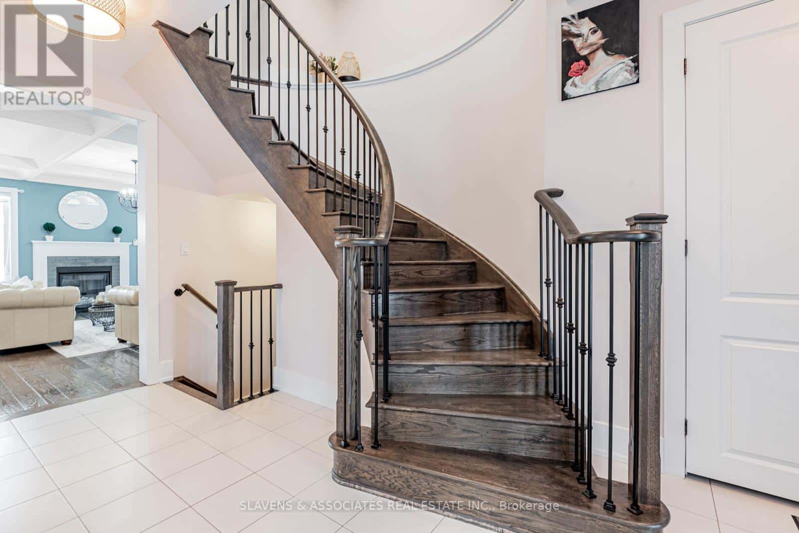 26 MARKS ROAD — Springwater (Centre Vespra), Ontario - Photo 3 of 48