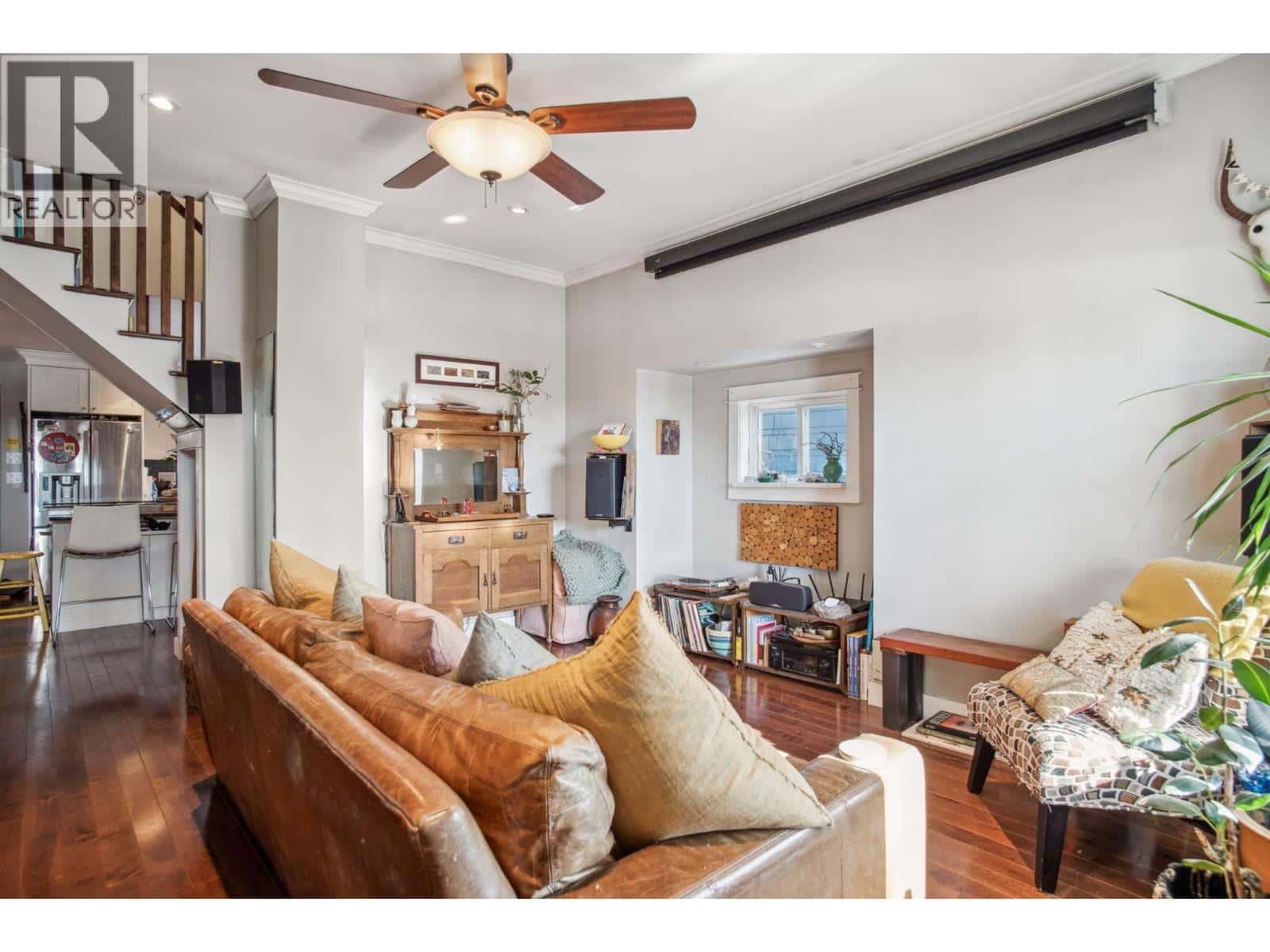 3617 ADANAC STREET — Vancouver, British Columbia - Photo 2 of 26