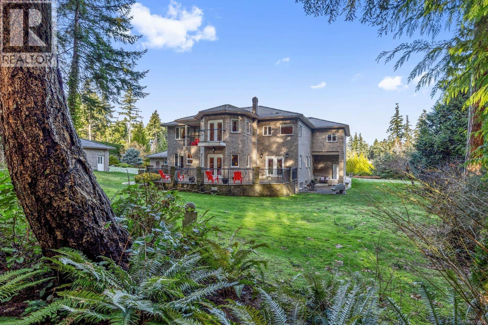 1781 Thurber Rd — Comox, British Columbia - Photo 3 of 74