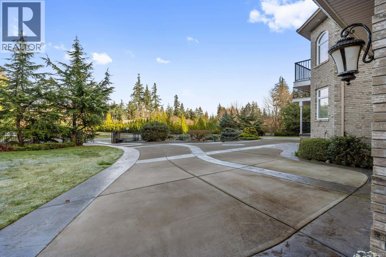 1781 Thurber Rd — Comox, British Columbia - Photo 4 of 74