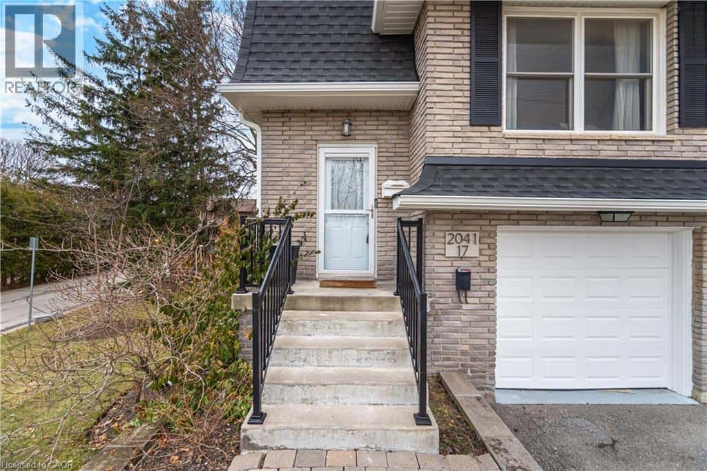 2041 AMHERST HEIGHTS Court Unit# 17 — Burlington, Ontario - Photo 4 of 43