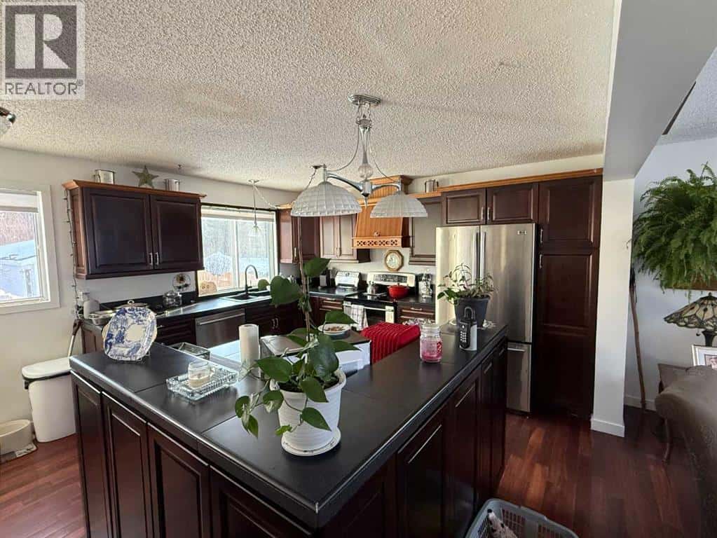 57 Hillside Crescent — Swan Hills, Alberta - Photo 3 of 28