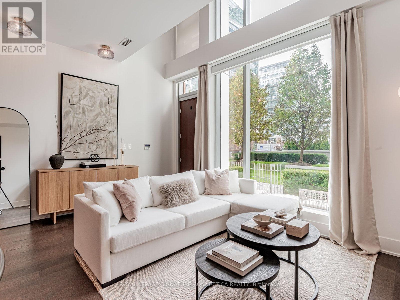 TH132 - 39 QUEENS QUAY E — Toronto (Waterfront Communities), Ontario - Main photo