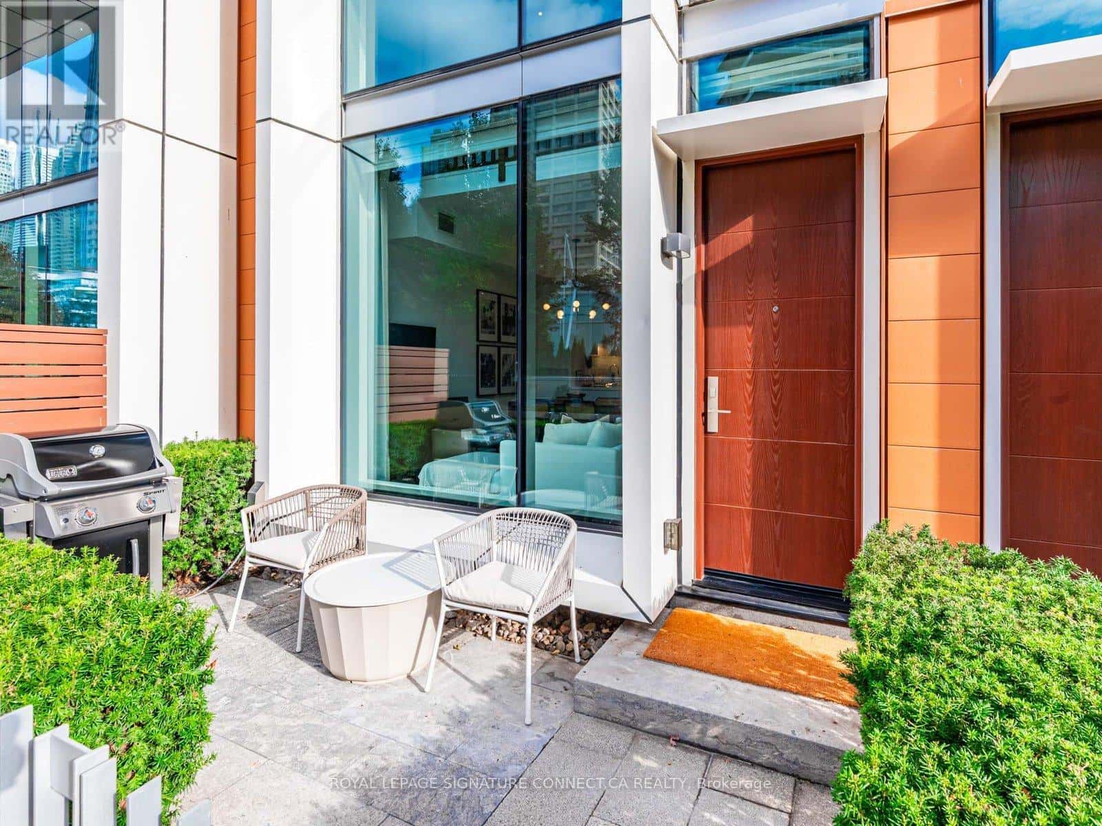 TH132 - 39 QUEENS QUAY E — Toronto (Waterfront Communities), Ontario - Photo 4 of 38