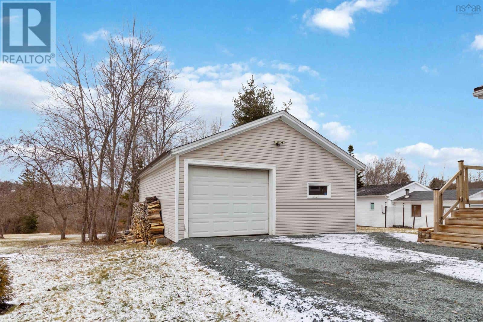 26 Beaver Bank Cross Road — Middle Sackville, Nova Scotia - Photo 3 of 47