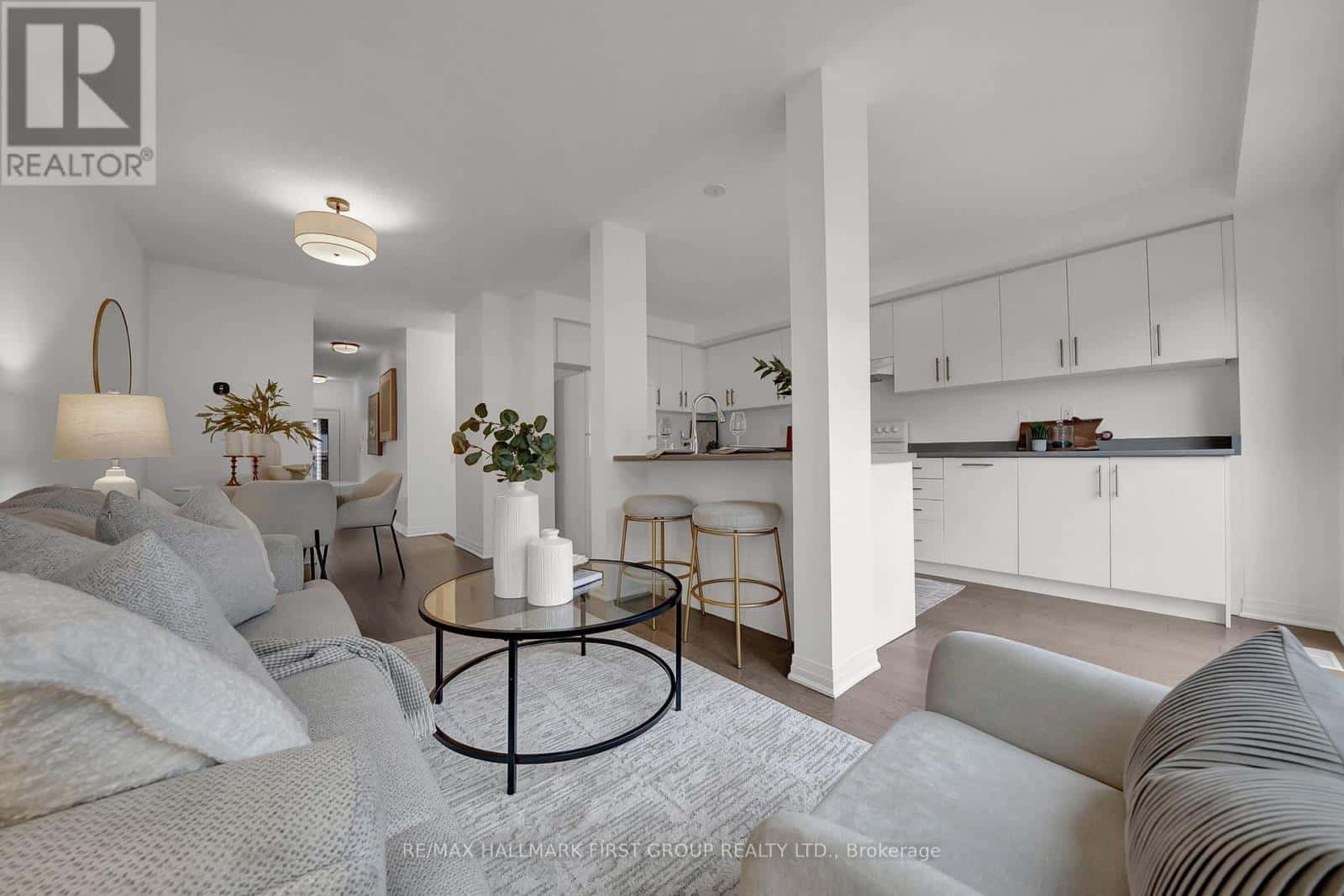 40 CASPIAN SQUARE — Clarington (Bowmanville), Ontario - Photo 2 of 26