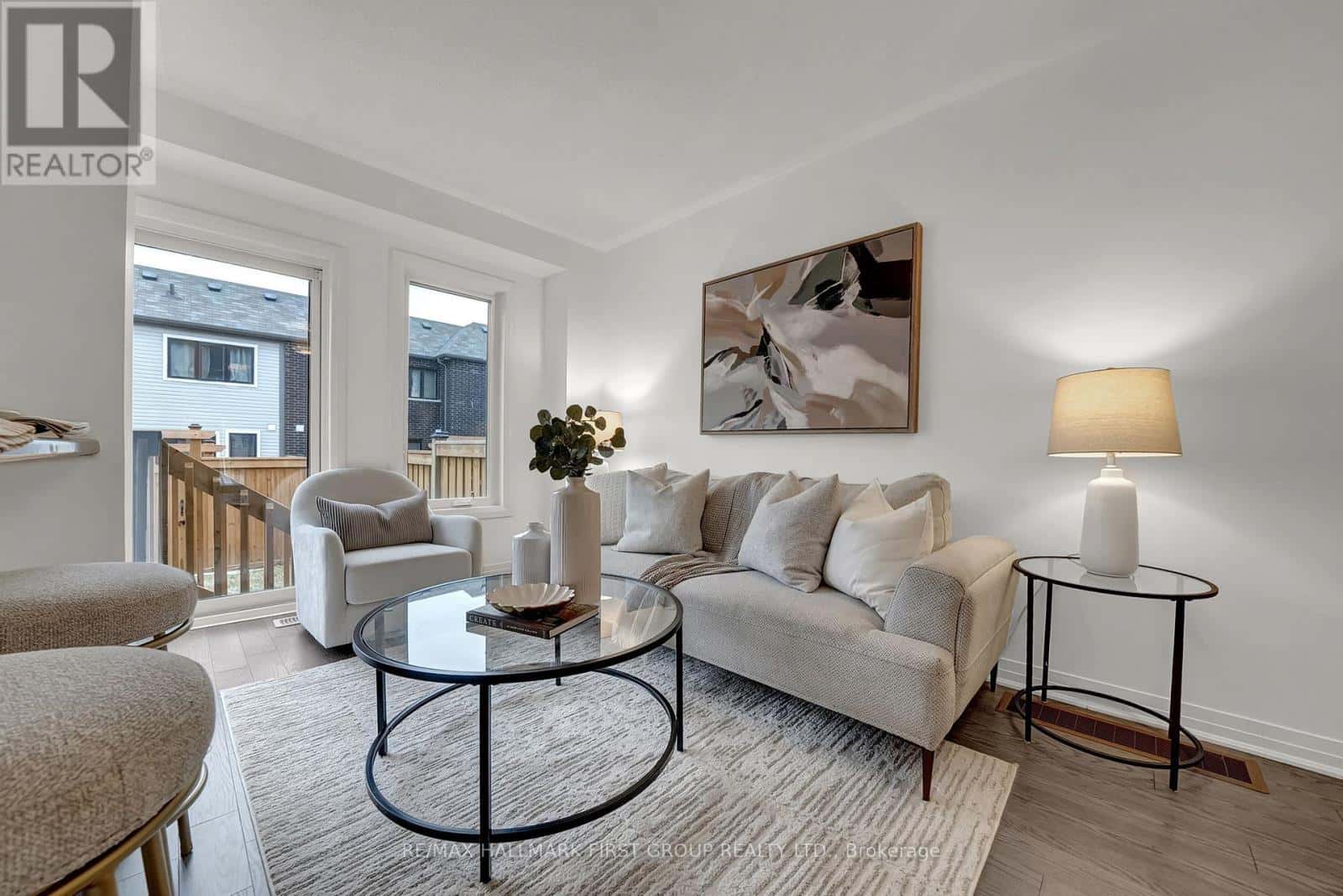 40 CASPIAN SQUARE — Clarington (Bowmanville), Ontario - Photo 5 of 26